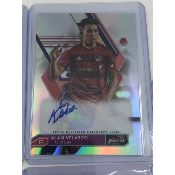 2023 Topps Finest MLS Autographs #A-AV Alan Velasco FC Dallas Auto - Picture 3 of 5